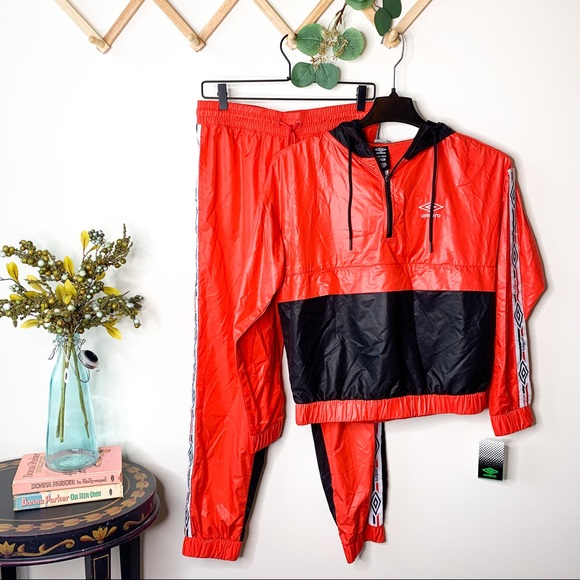 Umbro Tops - Umbro Red & Black Matching Sweatsuit Set SZ Small